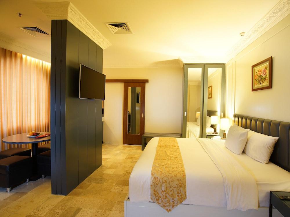 D'Salvatore Boutique Hotel Yogyakarta Maguwo Exteriör bild