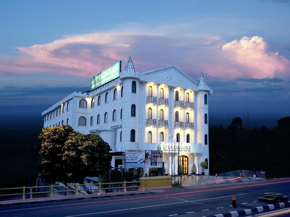 D'Salvatore Boutique Hotel Yogyakarta Maguwo Exteriör bild