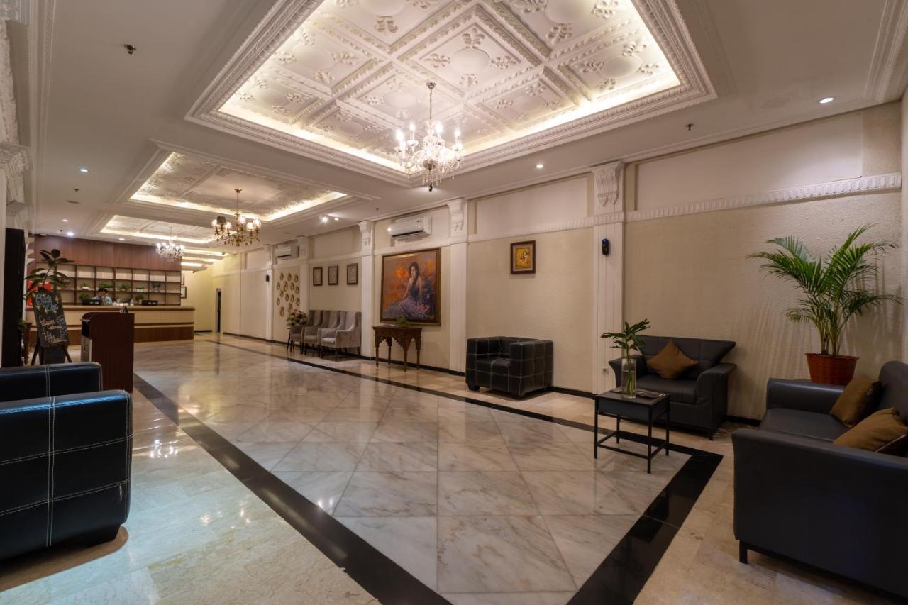 D'Salvatore Boutique Hotel Yogyakarta Maguwo Exteriör bild