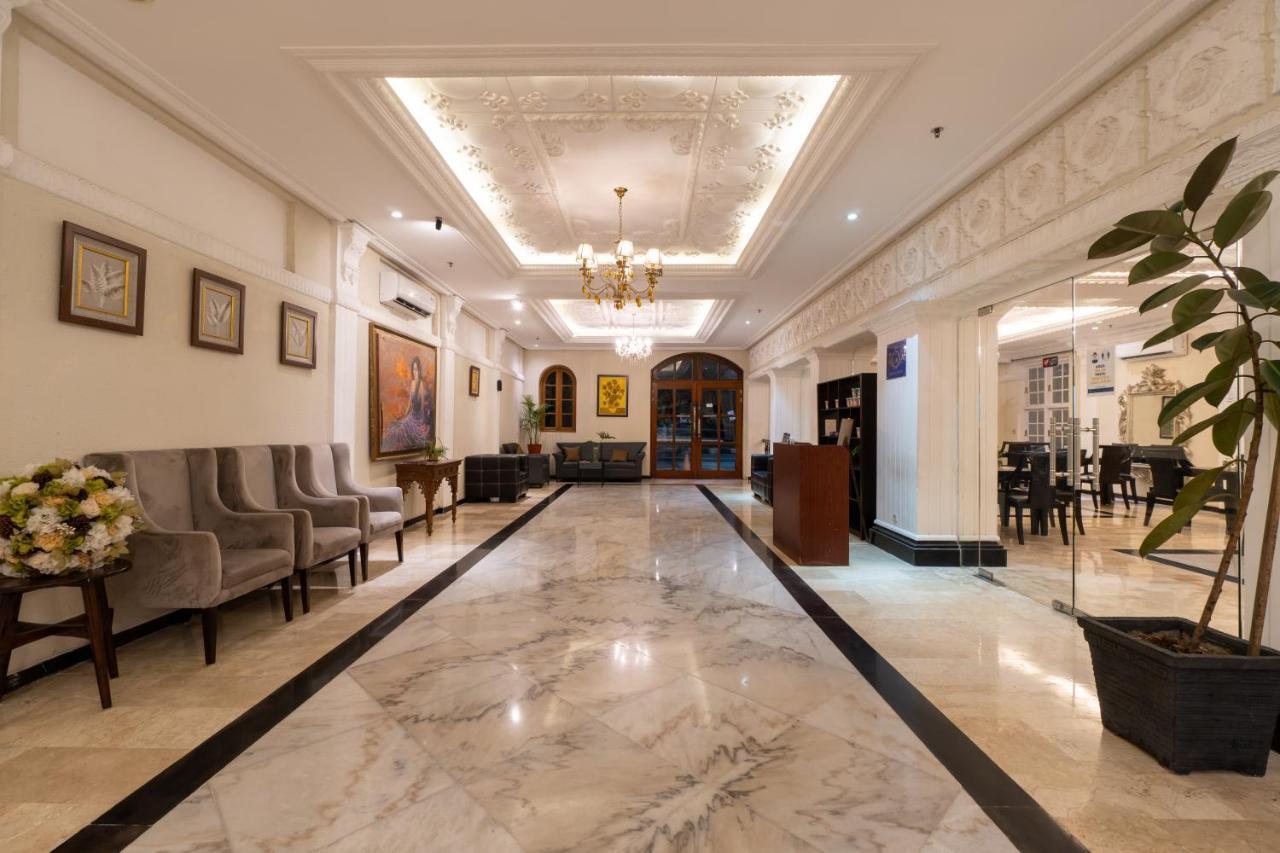 D'Salvatore Boutique Hotel Yogyakarta Maguwo Exteriör bild