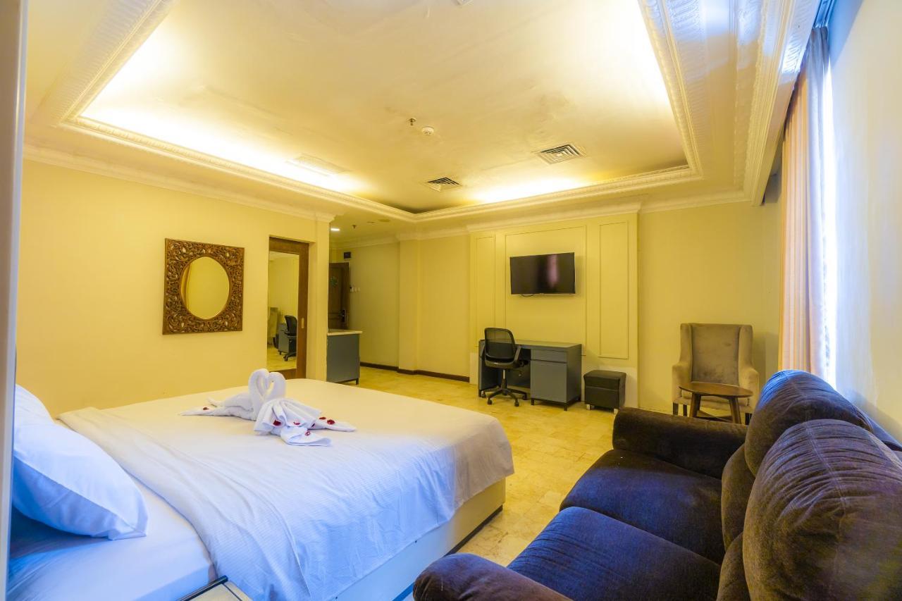 D'Salvatore Boutique Hotel Yogyakarta Maguwo Exteriör bild