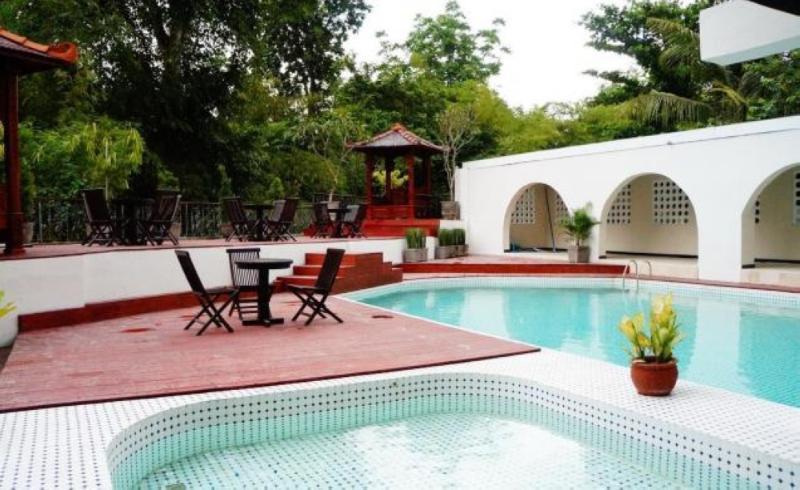 D'Salvatore Boutique Hotel Yogyakarta Maguwo Exteriör bild