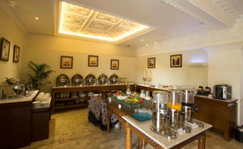 D'Salvatore Boutique Hotel Yogyakarta Maguwo Exteriör bild