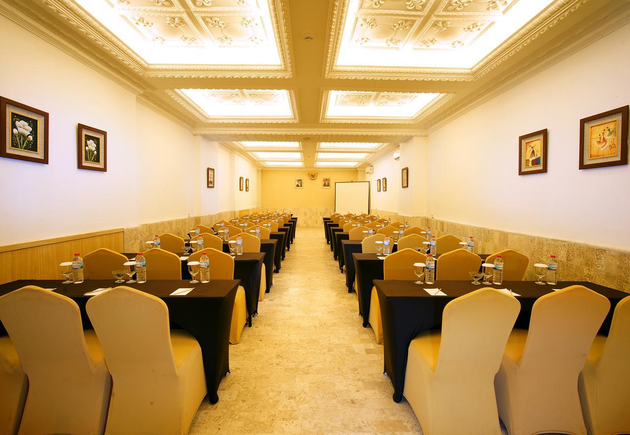 D'Salvatore Boutique Hotel Yogyakarta Maguwo Exteriör bild