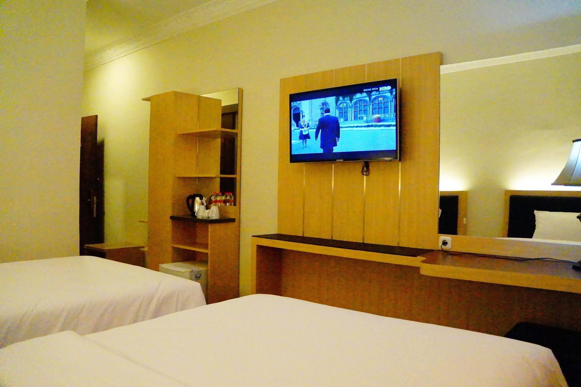 D'Salvatore Boutique Hotel Yogyakarta Maguwo Exteriör bild