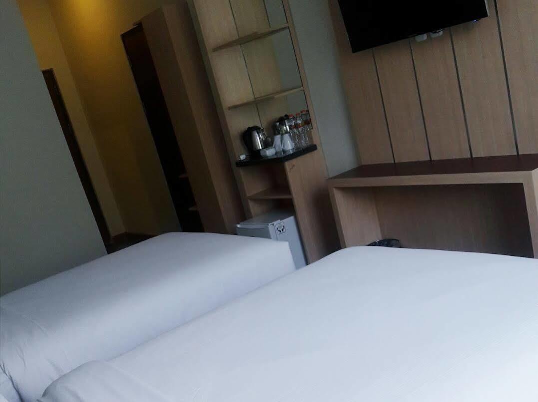 D'Salvatore Boutique Hotel Yogyakarta Maguwo Exteriör bild